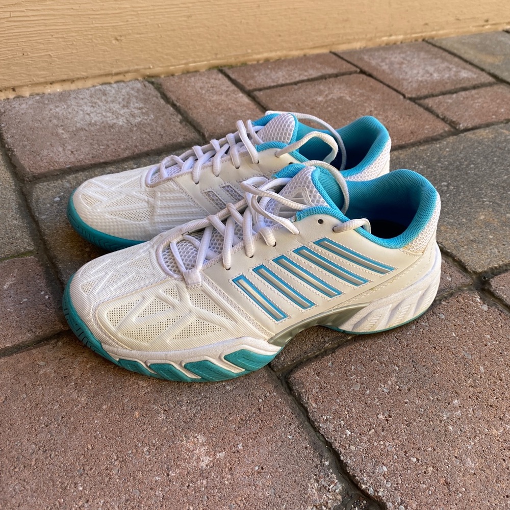 KSWISS TENNIS SHOES